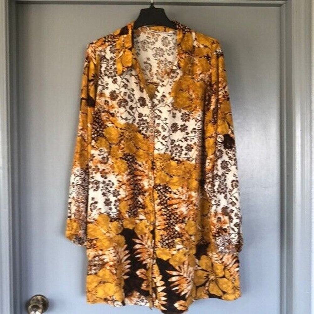 Susan Graver Button Front Women's Top Shirt Gold Floral Sz 2X Long Sleeves Patch